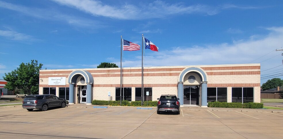 4102 Old Jacksboro Hwy, Wichita Falls, TX à louer - Photo du bâtiment - Image 1 de 17
