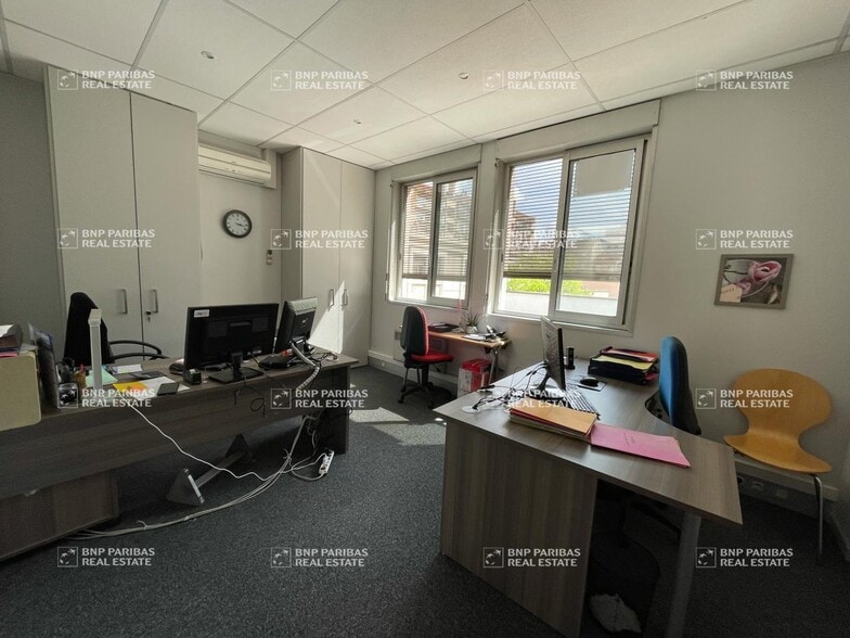 17-19 Rue Jean Bourgey, Villeurbanne for lease - Building Photo - Image 2 of 12