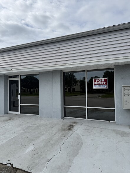 1657 20th St, Vero Beach, FL for lease - Building Photo - Image 2 of 8