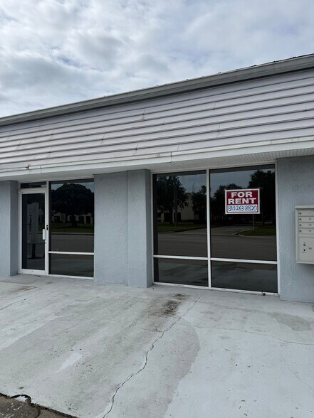1657 20th St, Vero Beach, FL à louer - Photo du bâtiment - Image 1 de 8