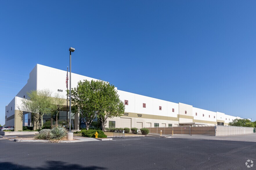 800 W Carver Rd, Tempe, AZ à louer - Photo du bâtiment - Image 2 de 5