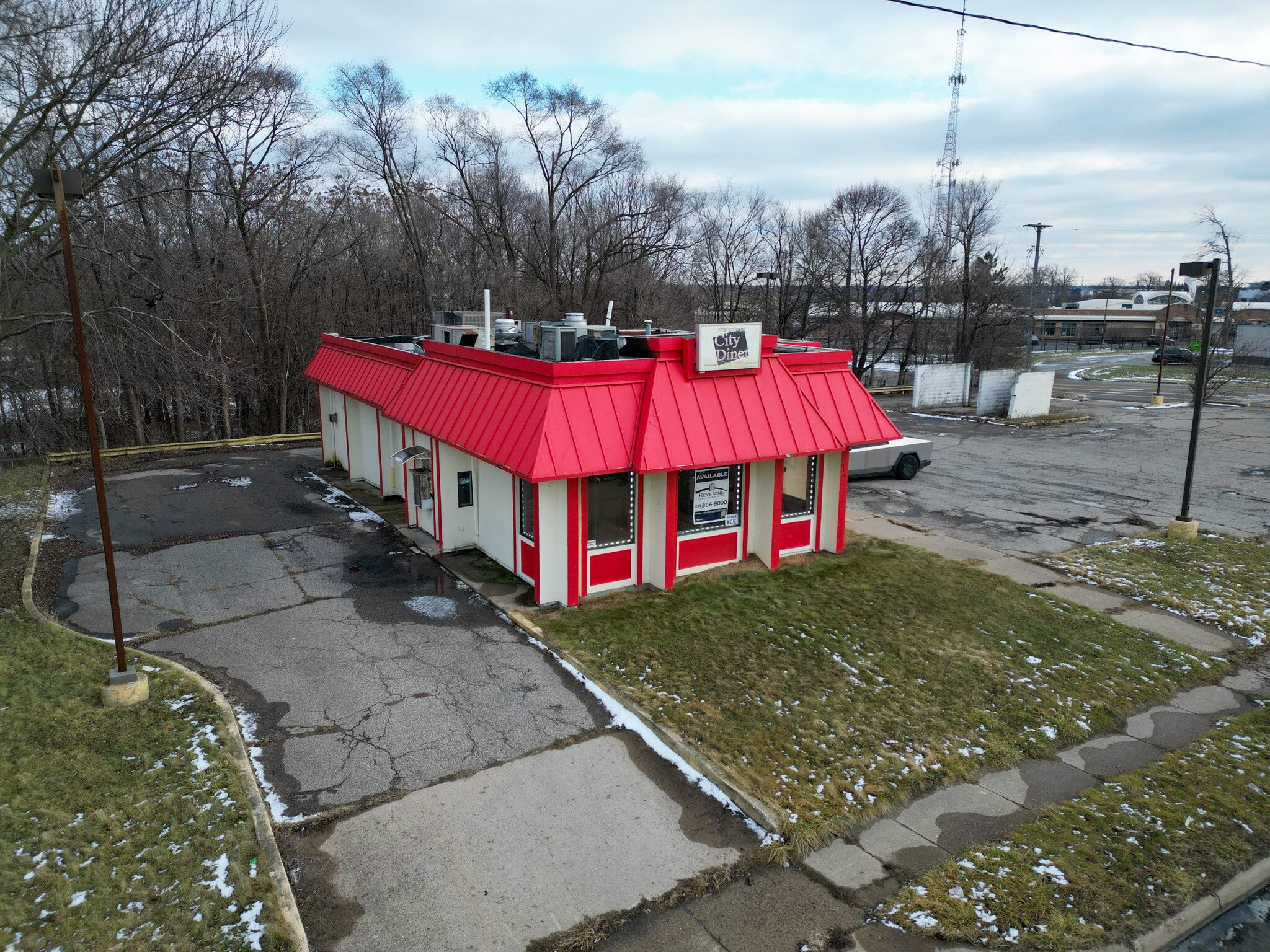3010 N Saginaw St, Flint, MI for lease Primary Photo- Image 1 of 7