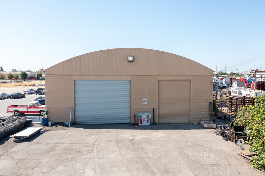 7011 Power Inn Rd, Sacramento, CA for lease - Building Photo - Image 2 of 8