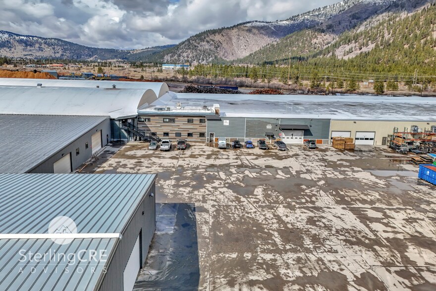 8973 Bonner Mill Rd, Bonner, MT à louer - Photo du bâtiment - Image 2 de 12