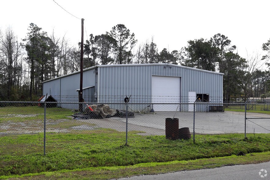 Limehouse Ln Industrial property portefeuille de 2 propriétés à vendre sur LoopNet.ca - Photo principale - Image 1 de 2