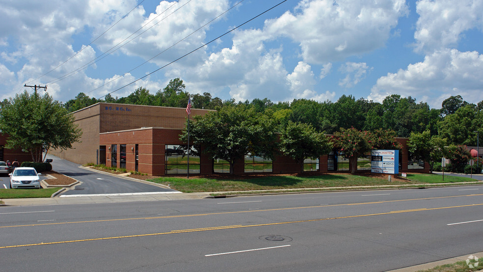 11010 Monroe Rd, Matthews, NC for sale - Primary Photo - Image 1 of 1