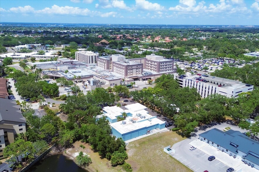 6215 21st Ave, Bradenton, FL for sale - Building Photo - Image 2 of 16