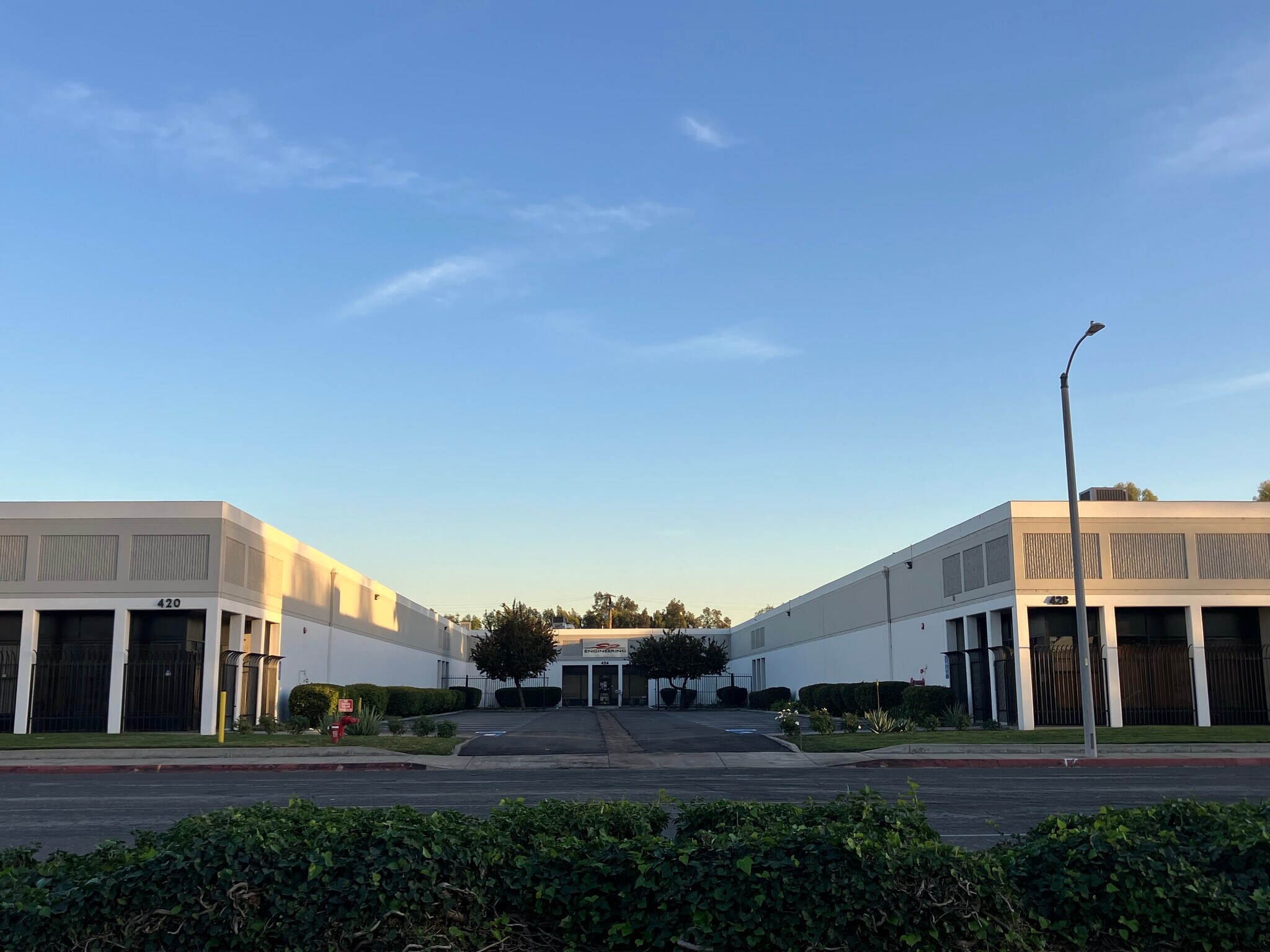 418-428 Turnbull Canyon Rd, City of Industry, CA à louer Photo principale- Image 1 de 7