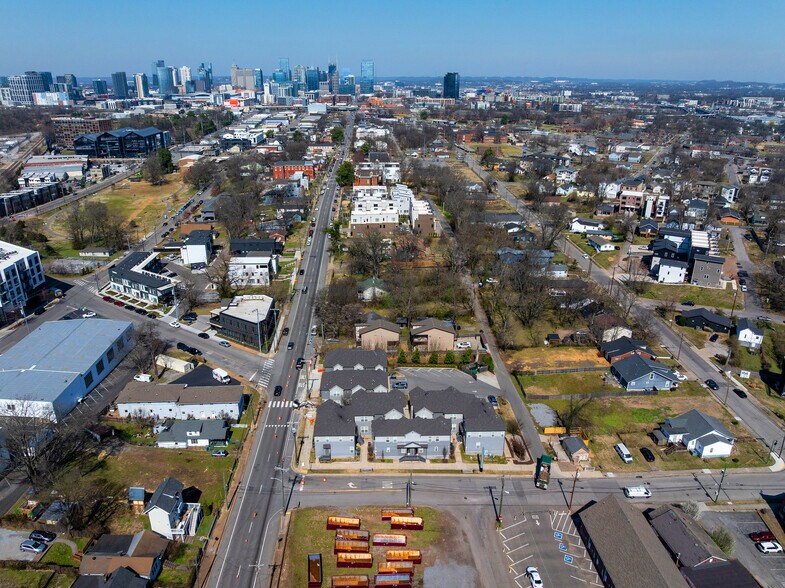 1270 2nd Ave S, Nashville, TN à vendre - Photo du bâtiment - Image 2 de 7