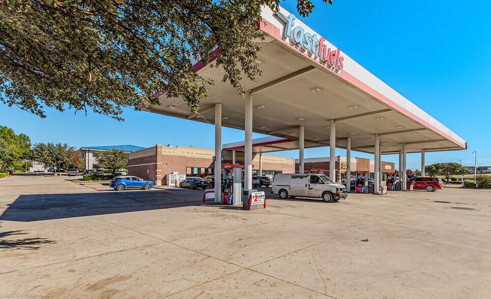 3901 State Highway 121, The Colony, TX à vendre - Photo du bâtiment - Image 3 de 9