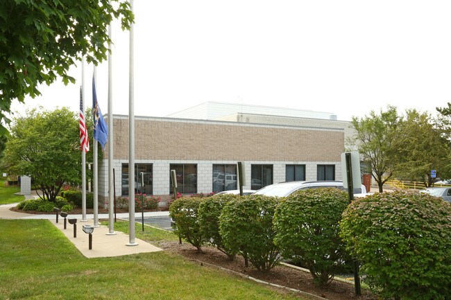 Plus de détails pour 47785 W Anchor Ct, Plymouth, MI - Flex à vendre