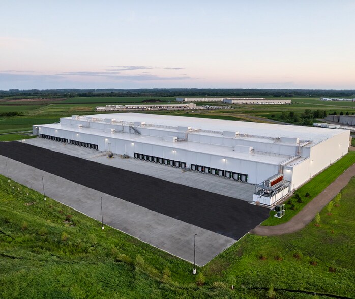 21700 Galway Ln, Lakeville, MN à louer - Photo du bâtiment - Image 2 de 21