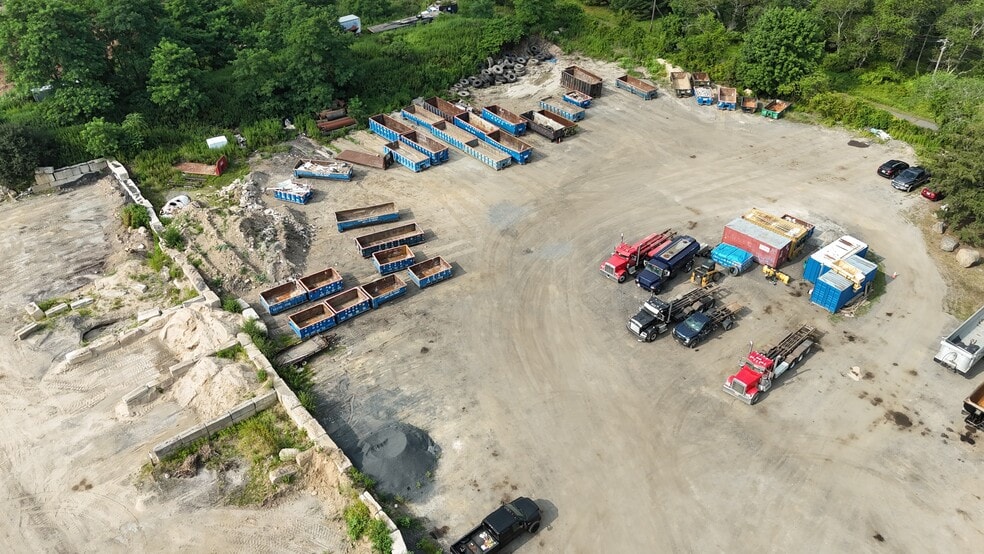 4371 Middle Country Rd, Calverton, NY for lease - Building Photo - Image 3 of 7