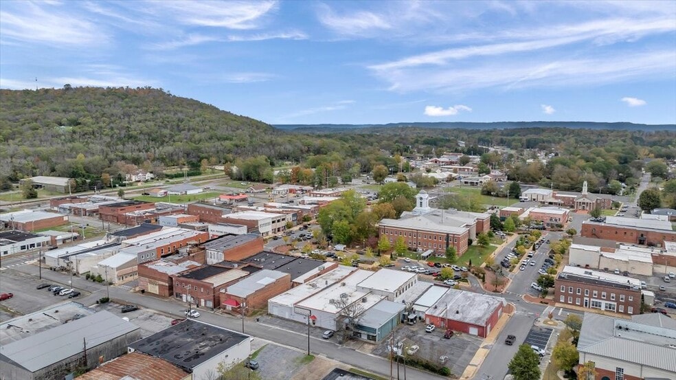 106 W Laurel St, Scottsboro, AL for sale - Aerial - Image 3 of 43