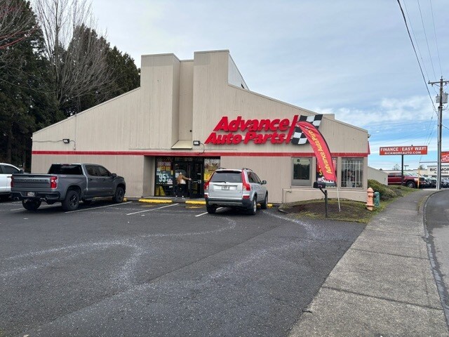 2120 E Powell Blvd, Gresham, OR for lease - Building Photo - Image 1 of 50