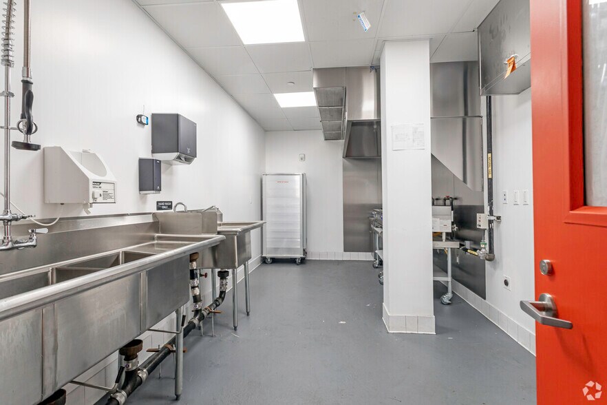 2360 Hampton Ave, Saint Louis, MO à louer - Photo intérieure - Image 2 de 12