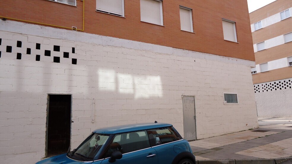 Commerce de détail dans Cáceres, Cáceres à louer - Photo du bâtiment - Image 3 de 10