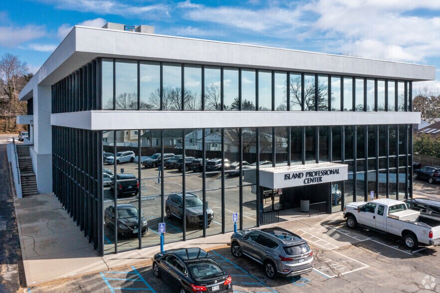 100 Manetto Hill Rd, Plainview, NY for lease - Primary Photo - Image 2 of 16