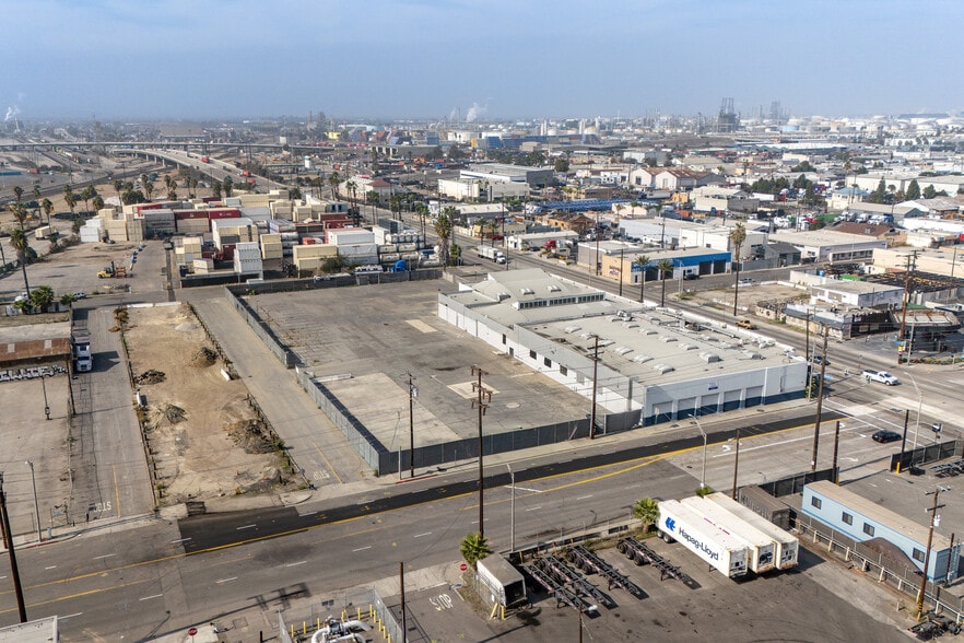 1700 W Anaheim St, Long Beach, CA for lease - Building Photo - Image 2 of 26