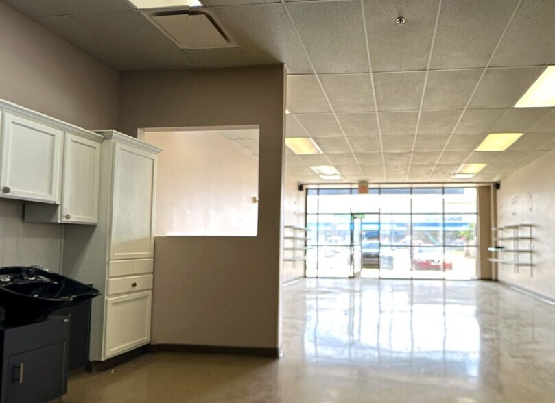 1910-2040 W 31st St, Lawrence, KS à louer - Numérisation 3D de Matterport - Image 2 de 15
