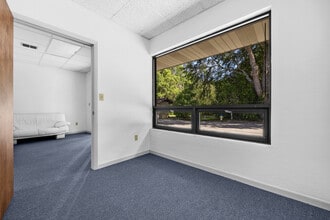 4424 NW 13th St, Gainesville, FL for lease Interior Photo- Image 2 of 5