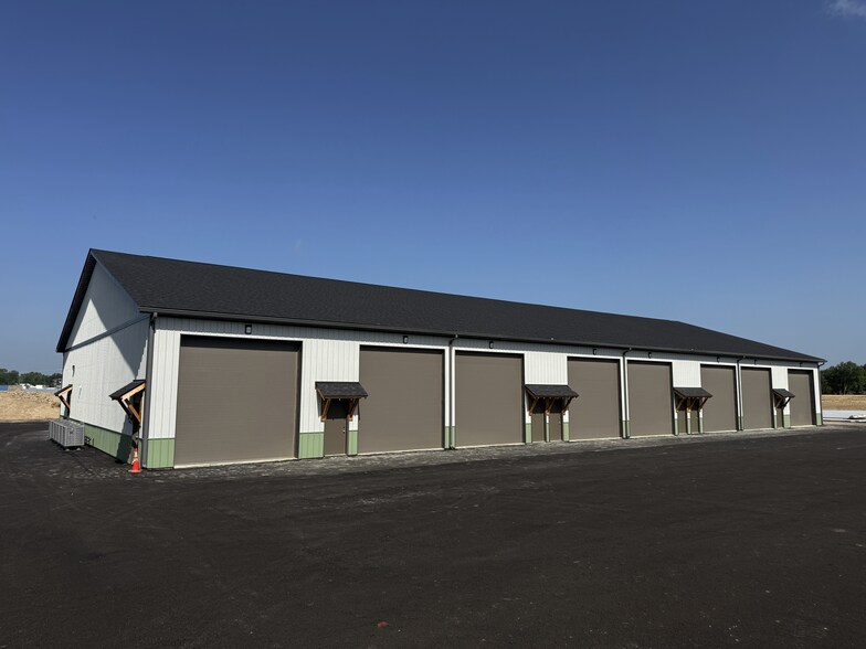 6565 Stellhorn Rd, Fort Wayne, IN à vendre - Photo du bâtiment - Image 1 de 7