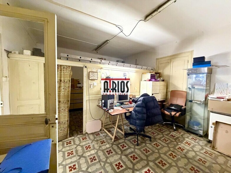 Retail in Hyères for lease - Interior Photo - Image 3 of 4