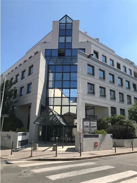 Bureau dans Lyon à louer - Photo du bâtiment - Image 3 de 10