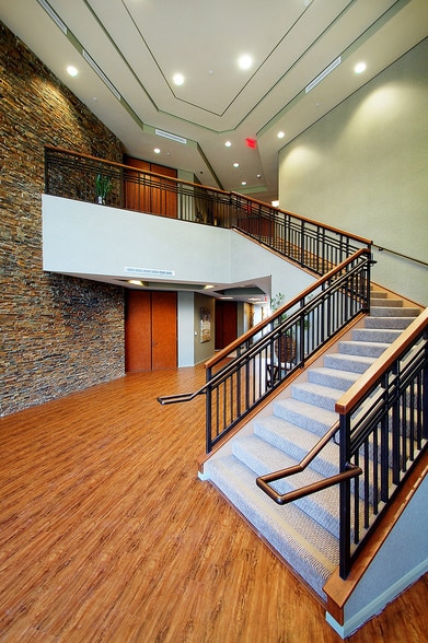 30300 Agoura Rd, Agoura Hills, CA à vendre - Hall d’entrée - Image 2 de 16