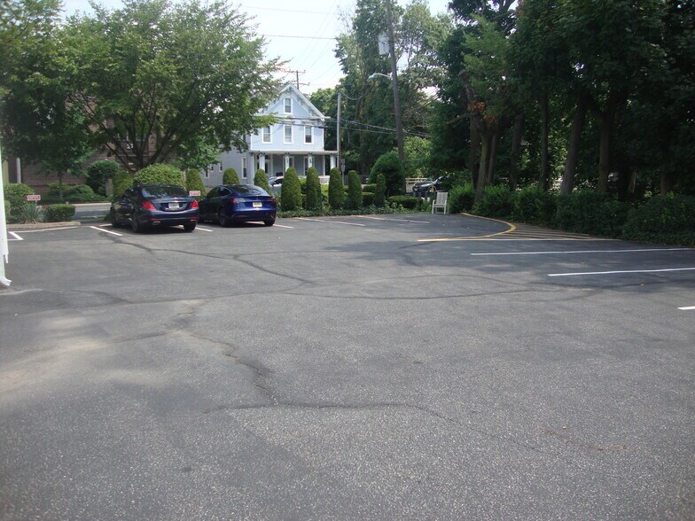 283 Main St, Metuchen, NJ for lease - Building Photo - Image 2 of 5