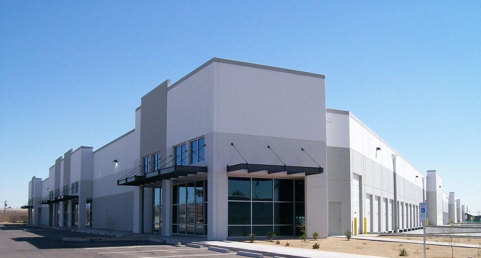 3425 E Van Buren St, Phoenix, AZ à louer - Photo du bâtiment - Image 3 de 9