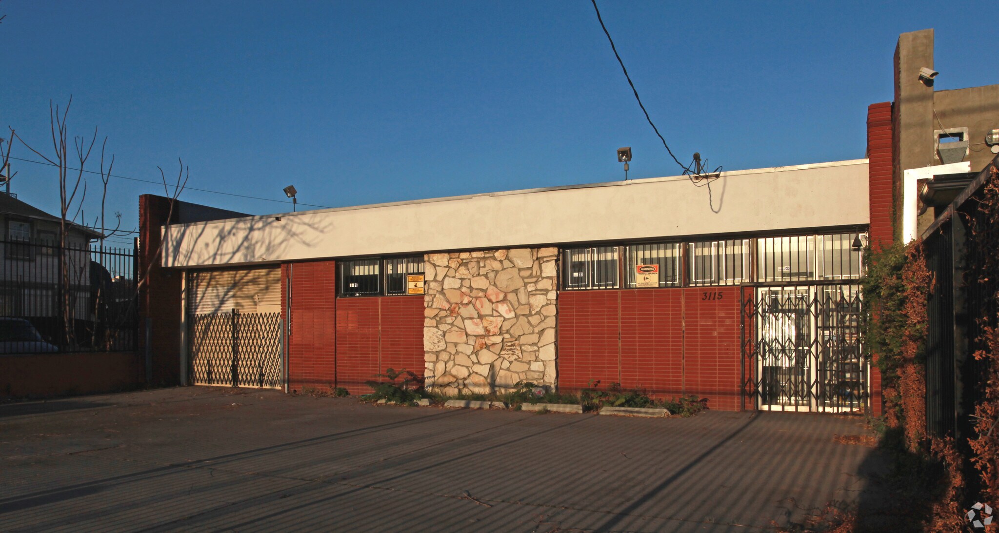 3115 S Grand Ave, Los Angeles, CA à louer Photo du bâtiment- Image 1 de 12
