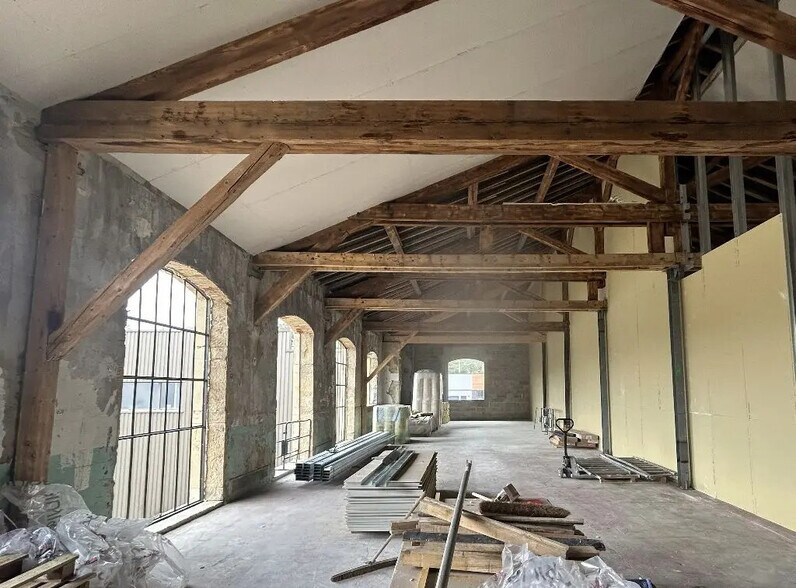 Local d'activités dans Chaponost à vendre - Photo intérieure - Image 2 de 3