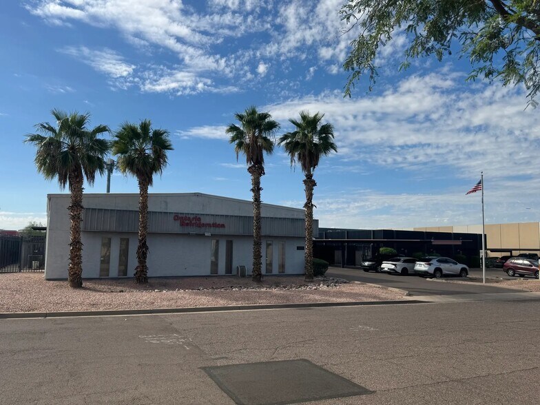 5824 S 25th St, Phoenix, AZ à louer - Photo du bâtiment - Image 1 de 13