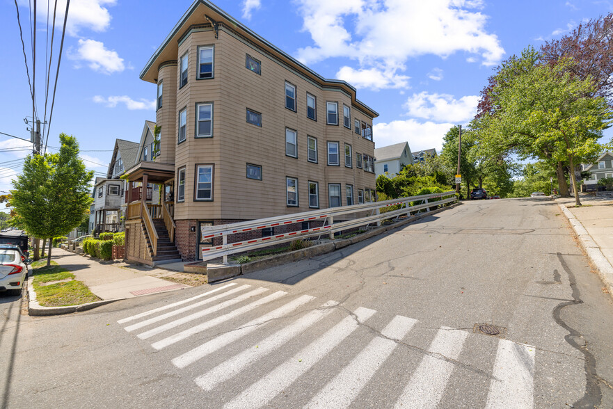 29 Cameron Ave, Somerville, MA à vendre - Photo principale - Image 1 de 1