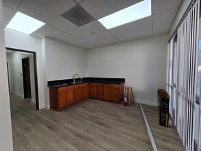 920-968 W Palomares Ave, La Verne, CA for lease Interior Photo- Image 2 of 15