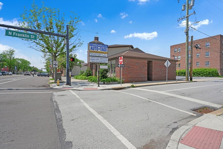 377 E High St, Pottstown, PA à vendre - Photo du bâtiment - Image 2 de 29