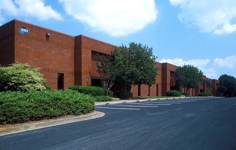 2151 Northwest Pky, Marietta, GA for lease - Building Photo - Image 2 of 8