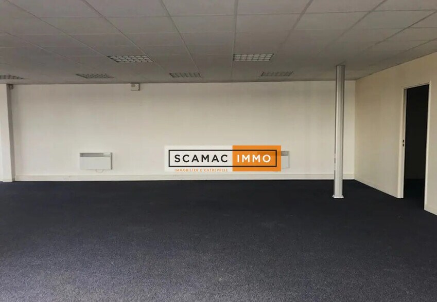 Flex in Ormesson-sur-Marne for sale - Building Photo - Image 3 of 5