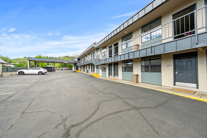 2930 Main Ave, Durango, CO à vendre - Photo du bâtiment - Image 3 de 29