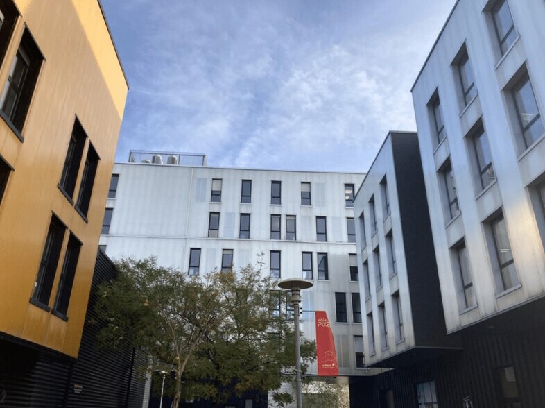 26 Rue Emile Decorps, Villeurbanne for lease - Building Photo - Image 2 of 3