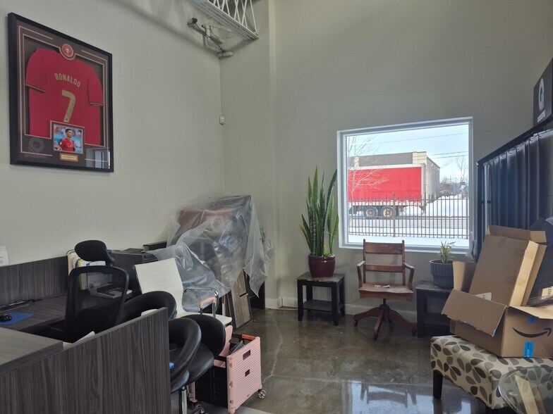 75 Bongard Ave, Ottawa, ON à vendre - Photo du bâtiment - Image 2 de 12