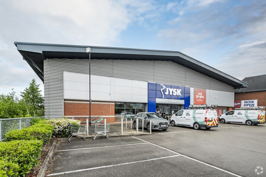Blackburn Retail & Leisure Park, Blackburn for lease - Building Photo - Image 3 of 4