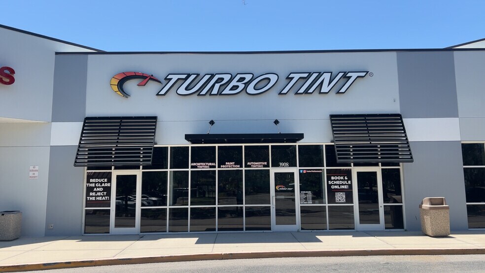 3840-3950 Central Sarasota Pky, Sarasota, FL à louer - Photo du bâtiment - Image 2 de 6