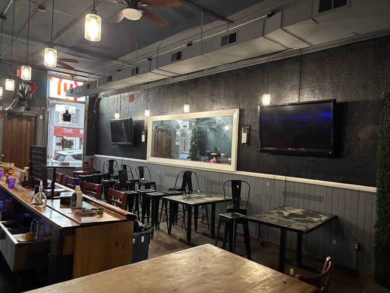 453-465 W Main St, Waterbury, CT à louer - Photo intérieure - Image 2 de 4