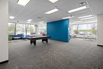 2695 N Sheridan Way, Mississauga, ON for lease Interior Photo- Image 2 of 3