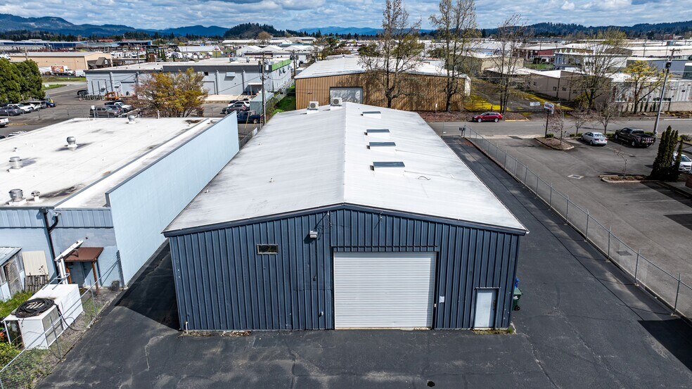 520 Conger St, Eugene, OR à louer - Photo du bâtiment - Image 3 de 5