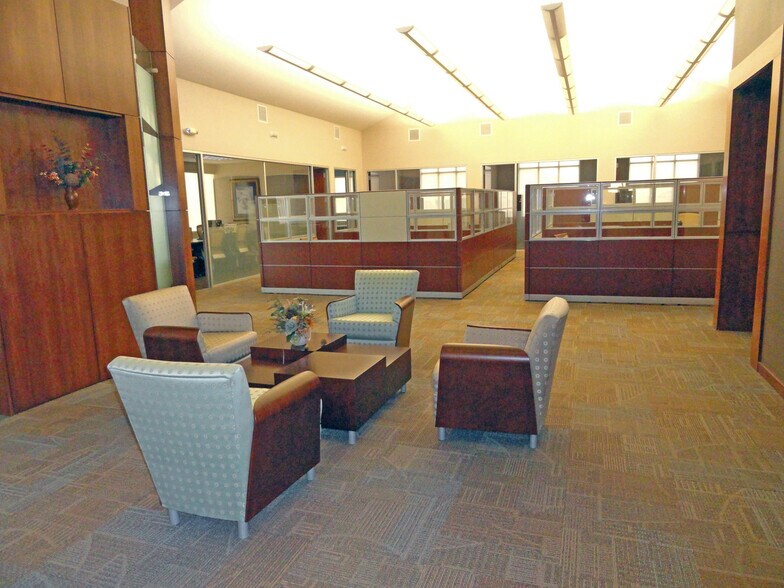 3201 Voyager Dr, Green Bay, WI à louer - Photo du bâtiment - Image 3 de 4