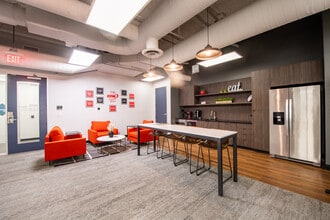 790 N Milwaukee St, Milwaukee, WI à louer Photo intérieure- Image 2 de 14