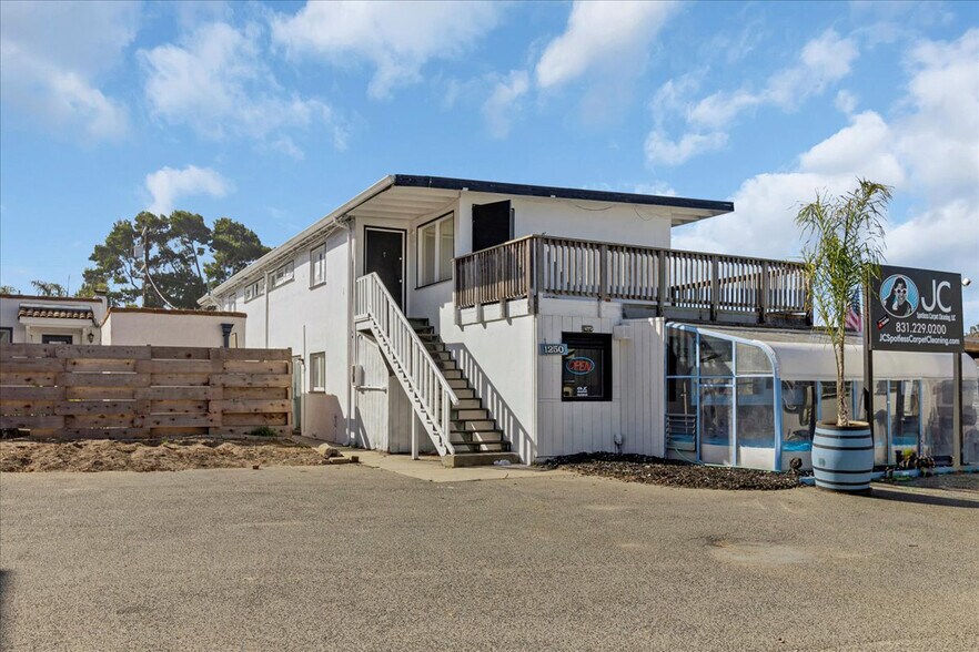 1250 Del Monte Ave, Monterey, CA à vendre - Photo du bâtiment - Image 2 de 15